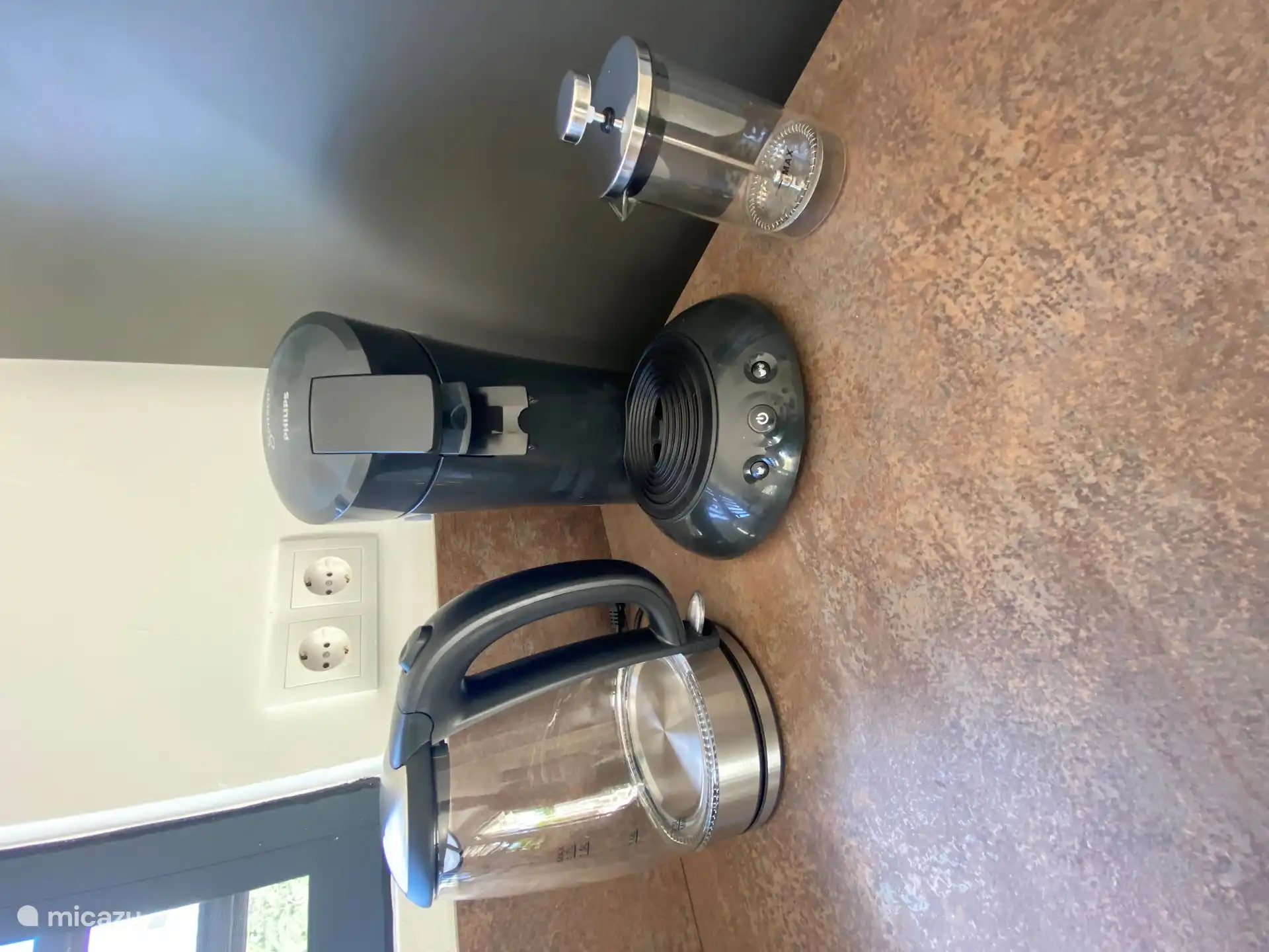 Bouilloire, cafetière, Senseo à dosettes. Préparez votre propre cappuccino avec le mousseur à lait !