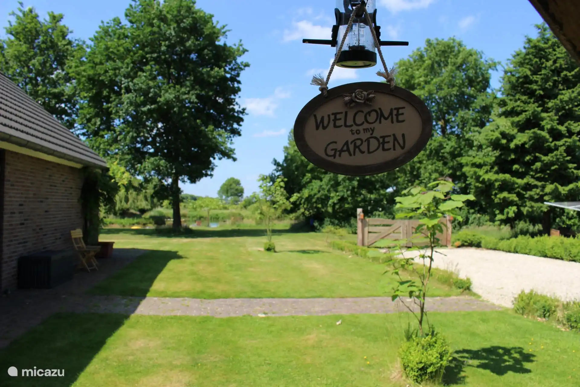 Unser Garten, gesehen von der Terrasse des 10-Personen-Hauses aus