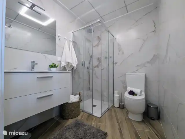 Casa Simba en España, Costa Blanca, Villamartin - penthouse Baño compartido