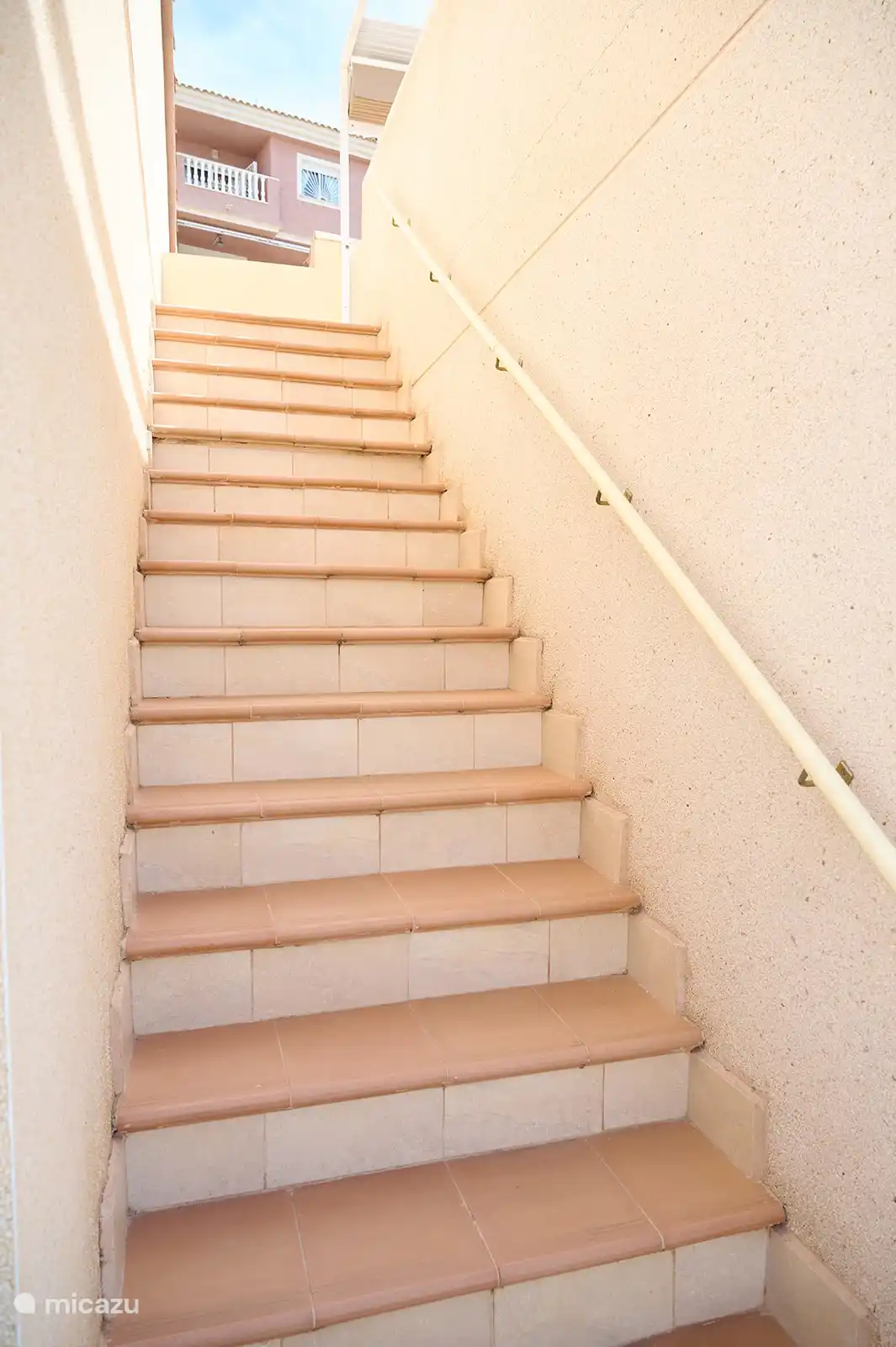 Escalier menant au toit-terrasse