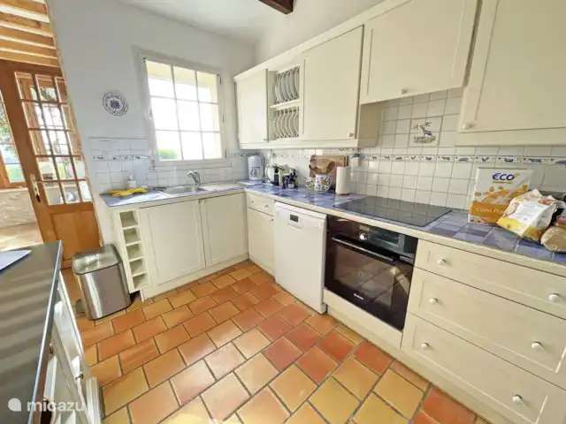 In het hart van de wijngaarden huren in Frankrijk, Dordogne, Gageac et Rouillac - vakantiehuis Keuken