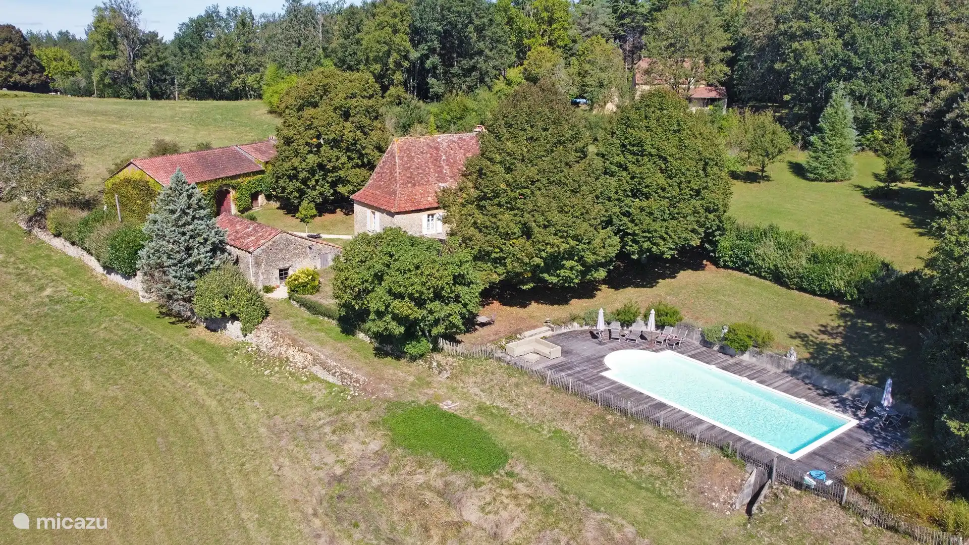 Luftaufnahme der Immobilie