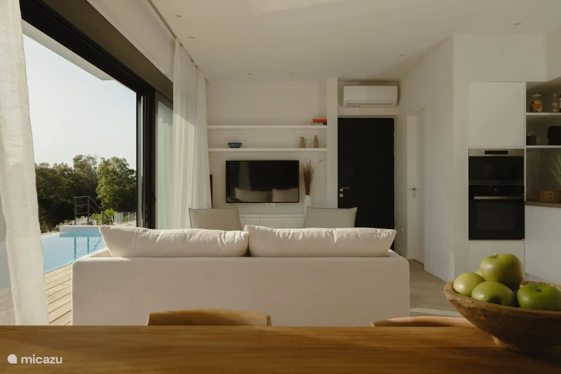 Lounge und TV-Bereich