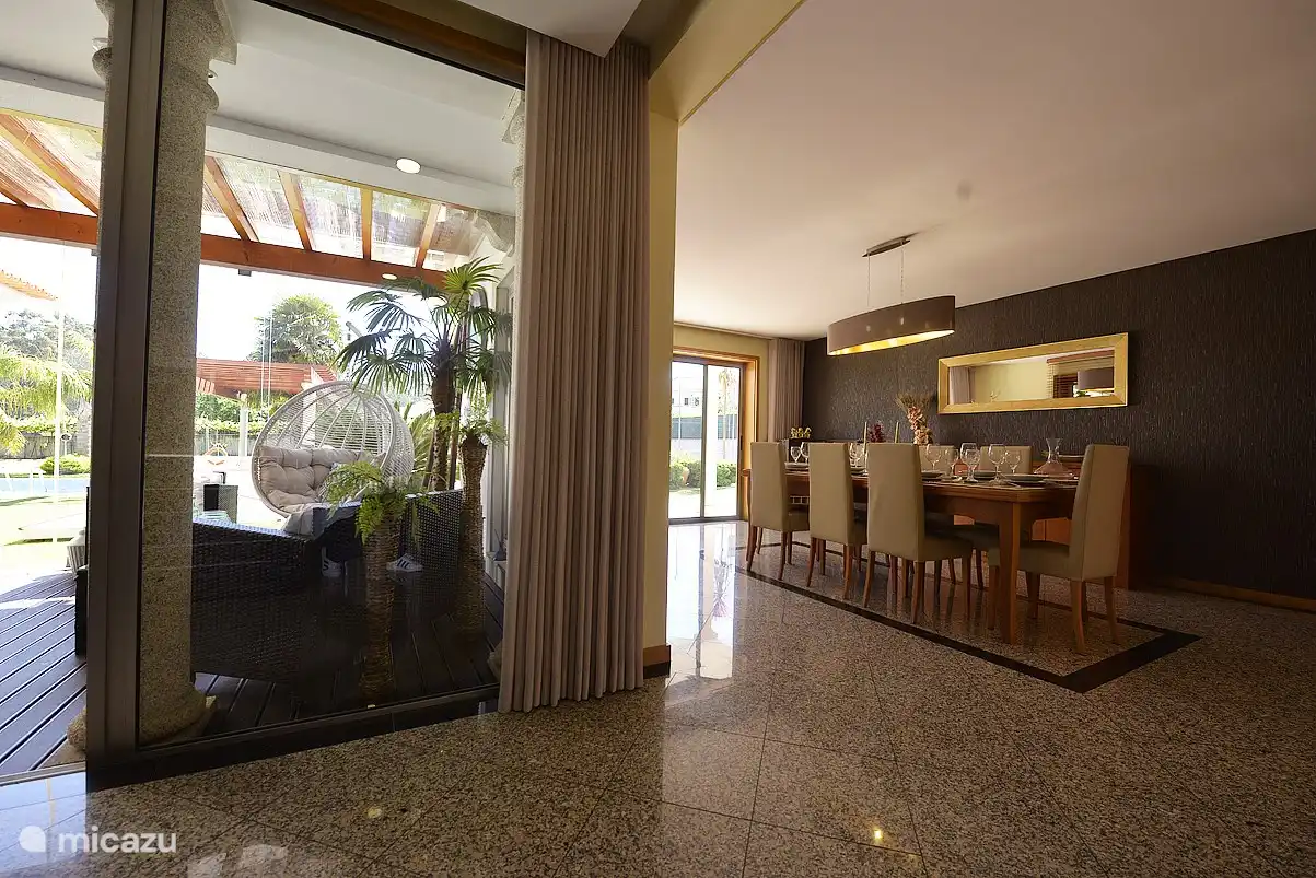 Salon avec coin repas