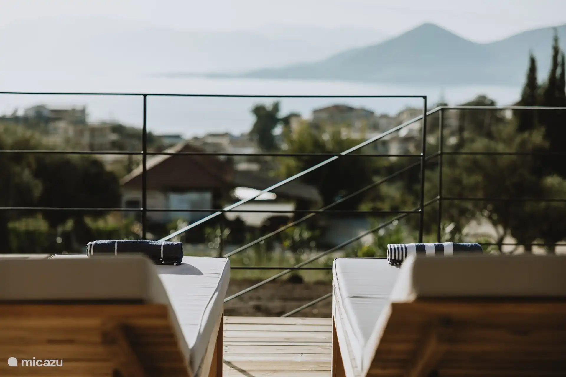 Sonnenliegen und Aussicht