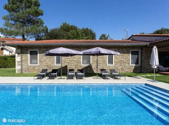 Villa Duarte huren in Portugal, Costa Verde, Caminha - villa Zwembad met ligstoelen