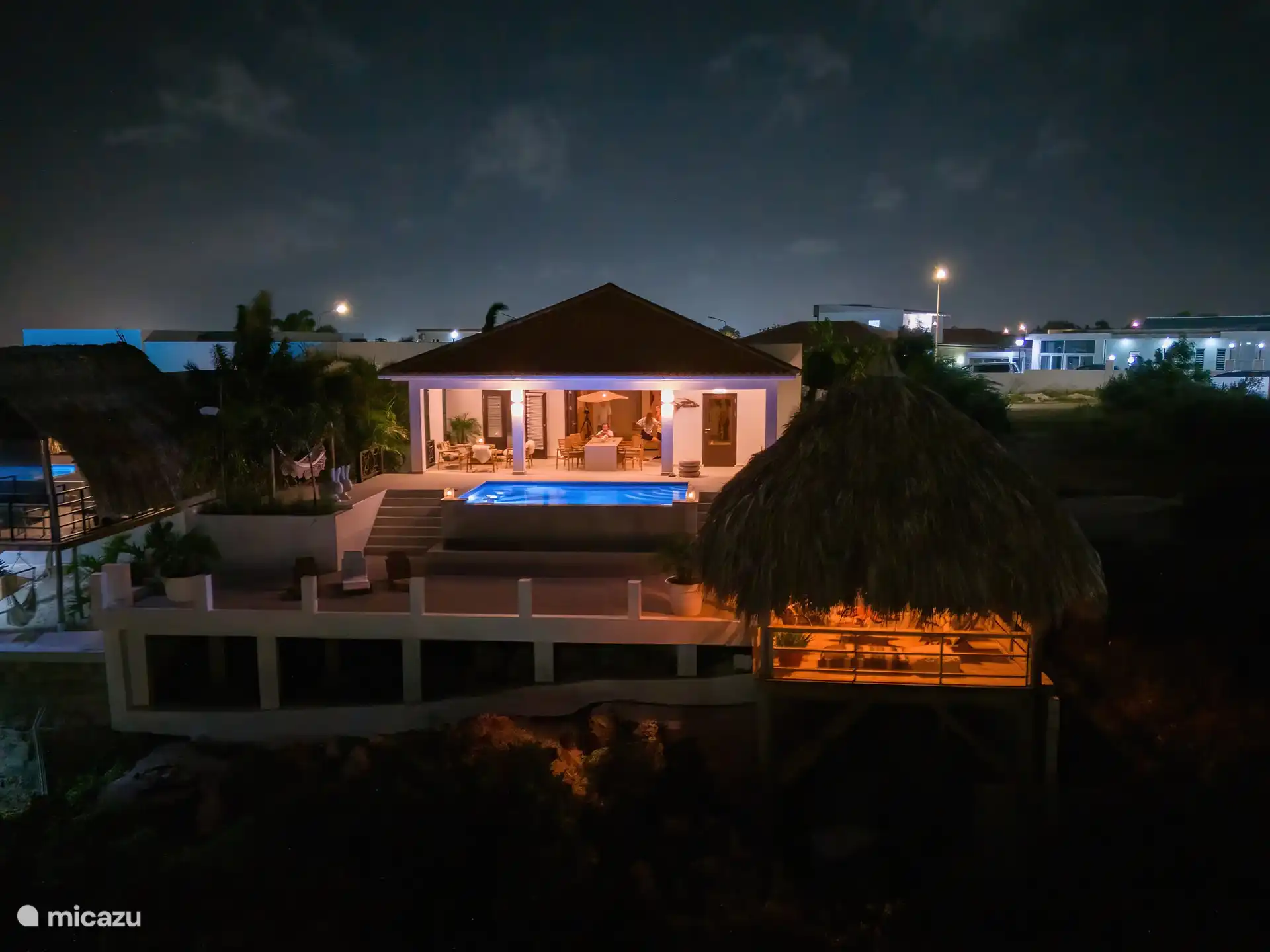 Seru Grandi bei Nacht