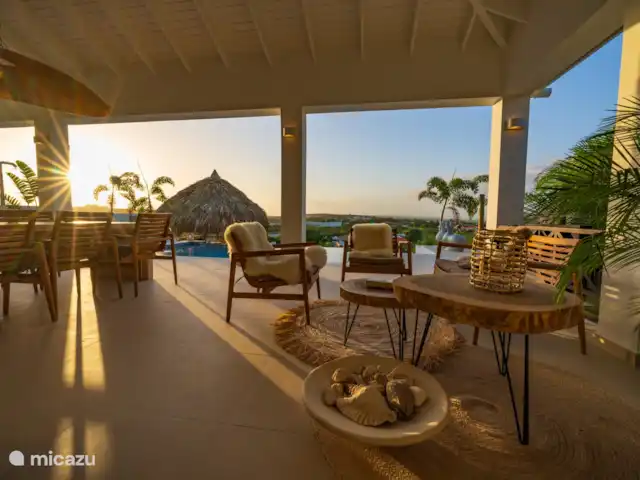 Villa SeruGrandi | Curaçao, Banda Abou (ouest), Big Mountain - villa Salon confortable situé sur le porche