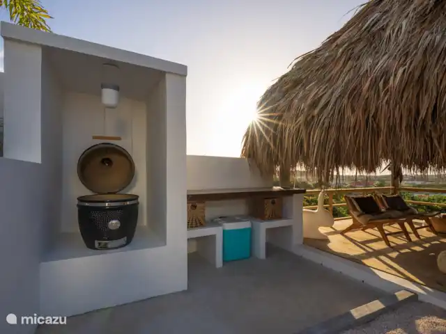 Villa SeruGrandi | Curaçao, Banda Abou (ouest), Big Mountain - villa Cuisine extérieure avec barbecue Green Egg