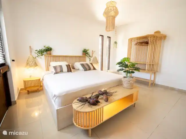 Villa SeruGrandi | Curaçao, Banda Abou (ouest), Big Mountain - villa chambre 2 avec lit double de 180 cm de large avec salle de bain commune ensuite