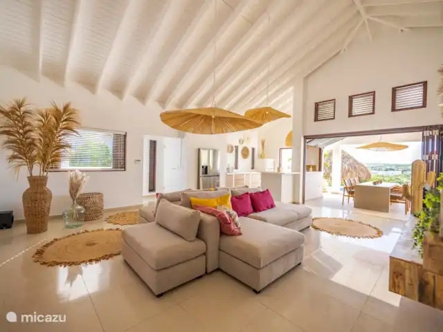 Villa SeruGrandi | Curaçao, Banda Abou (ouest), Big Mountain - villa Salon avec grand îlot