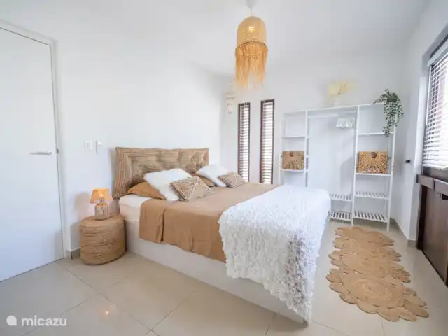 Villa SeruGrandi | Curaçao, Banda Abou (ouest), Big Mountain - villa chambre 2 avec lit double de 180 cm de large avec salle de bain commune ensuite