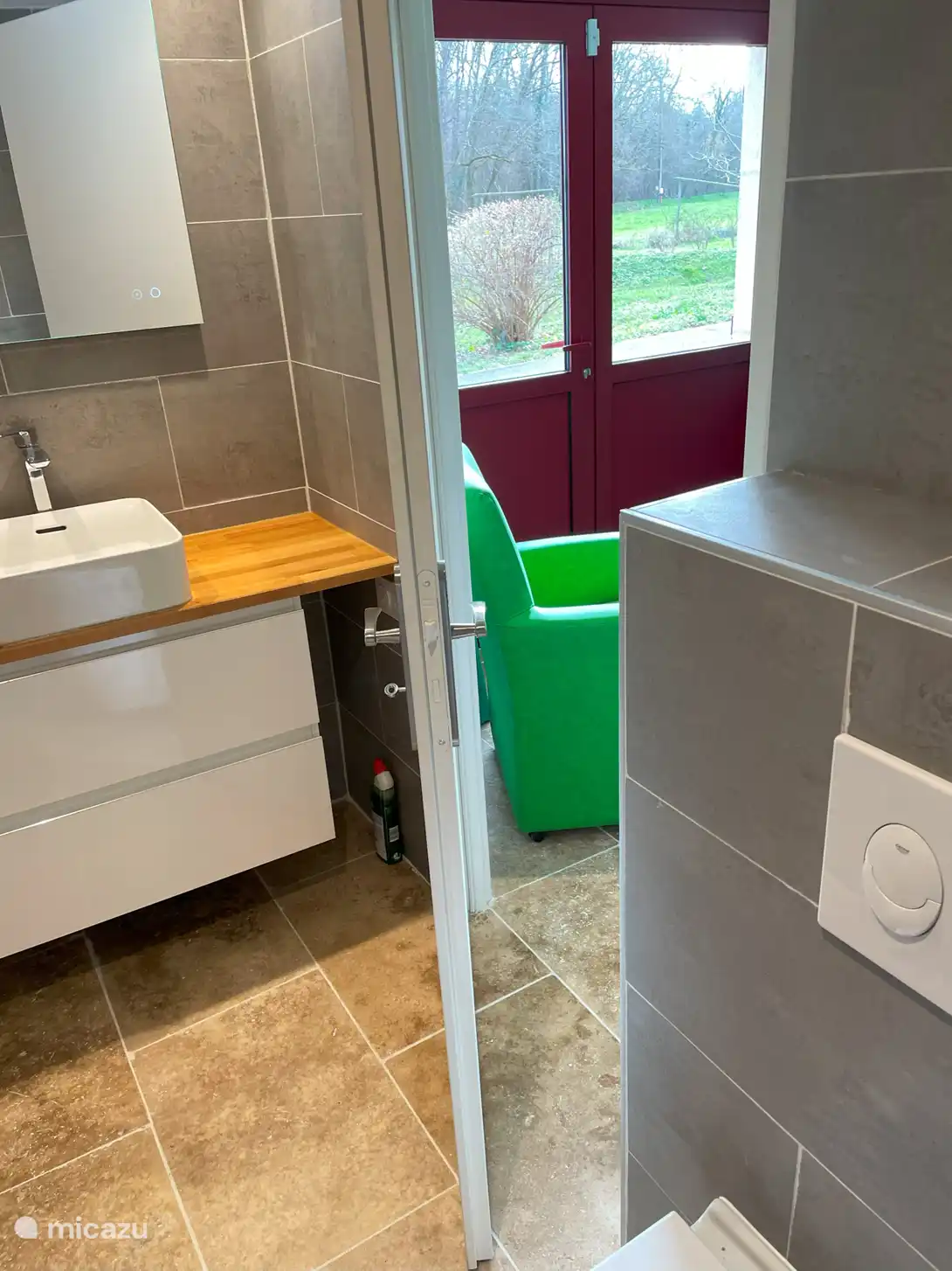 Badezimmer neben Schlafzimmer CH 5.