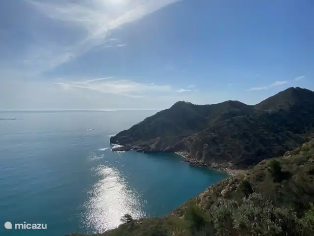 Casa Prima huren in Spanje, Costa Blanca, Alfáz del Pi - appartement Mocht je van wandelen houden, dan is  dit is een prachtige wandeling langs de kust en door het natuurpark La Serra Gelada naar de vuurtoren van Albir.