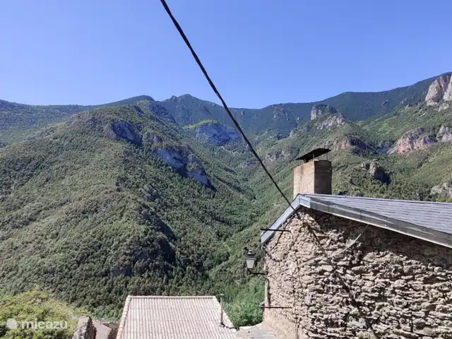 The Mountain Village Studio Nohèdes huren in Frankrijk, Pyrénées-Orientales, Nohèdes - studio UItzicht over de bergen