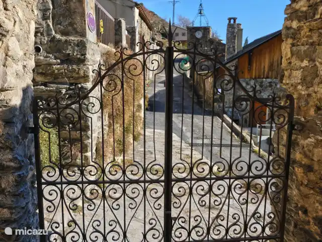 The Mountain Village Studio Nohèdes huren in Frankrijk, Pyrénées-Orientales, Nohèdes - studio De entree van de Mountain Village Studio