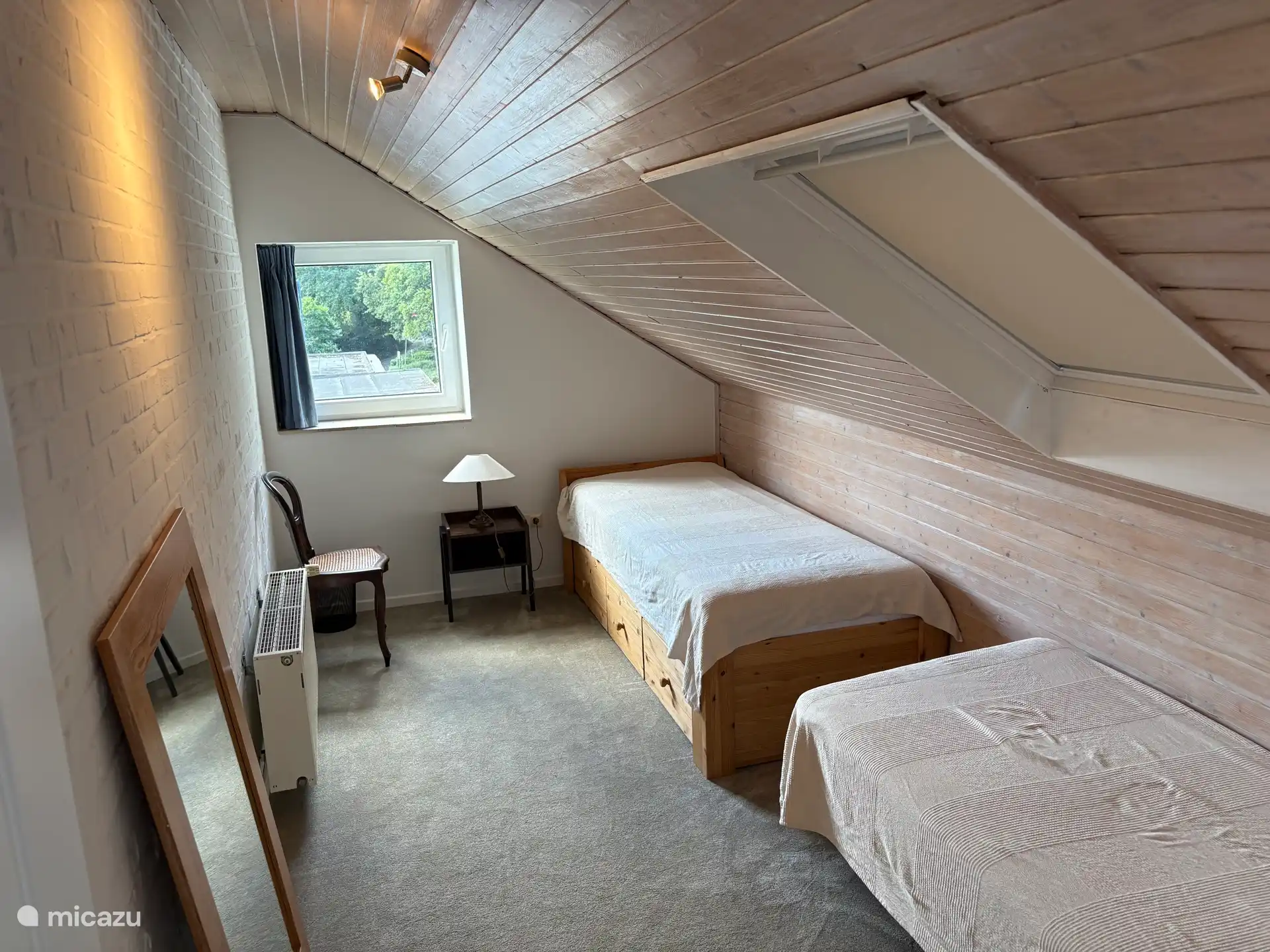 Whitewash room. 1 bed 90x220 1 bed 90x200