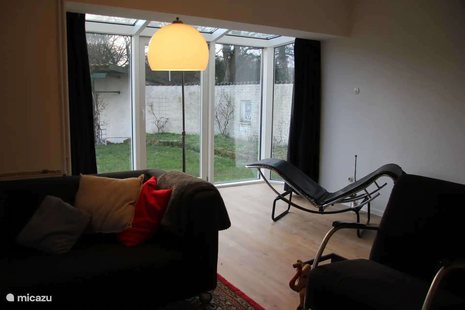 spacious sitting room