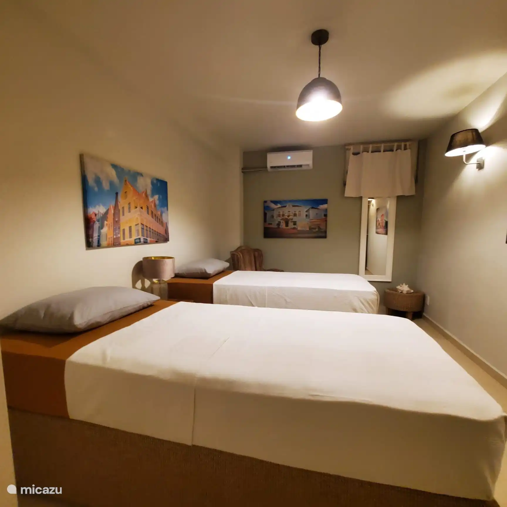 3e slaapkamer met 2 losse bedden.