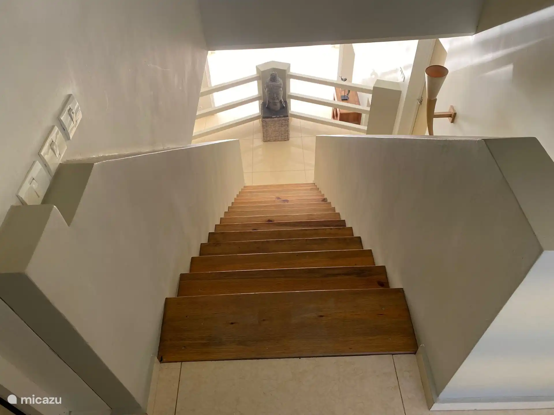 De trap naar onderen.