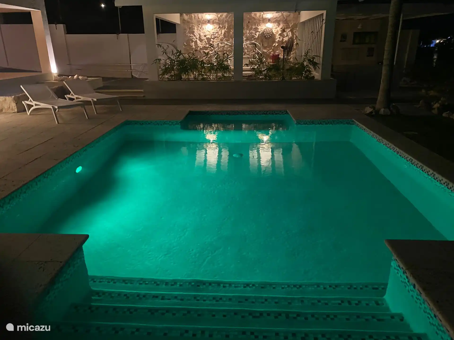 Heerlijk zwembad max 150 cm diep. 