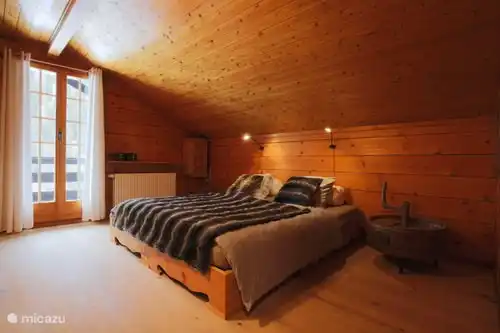 bedroom 2 upper part with balcony