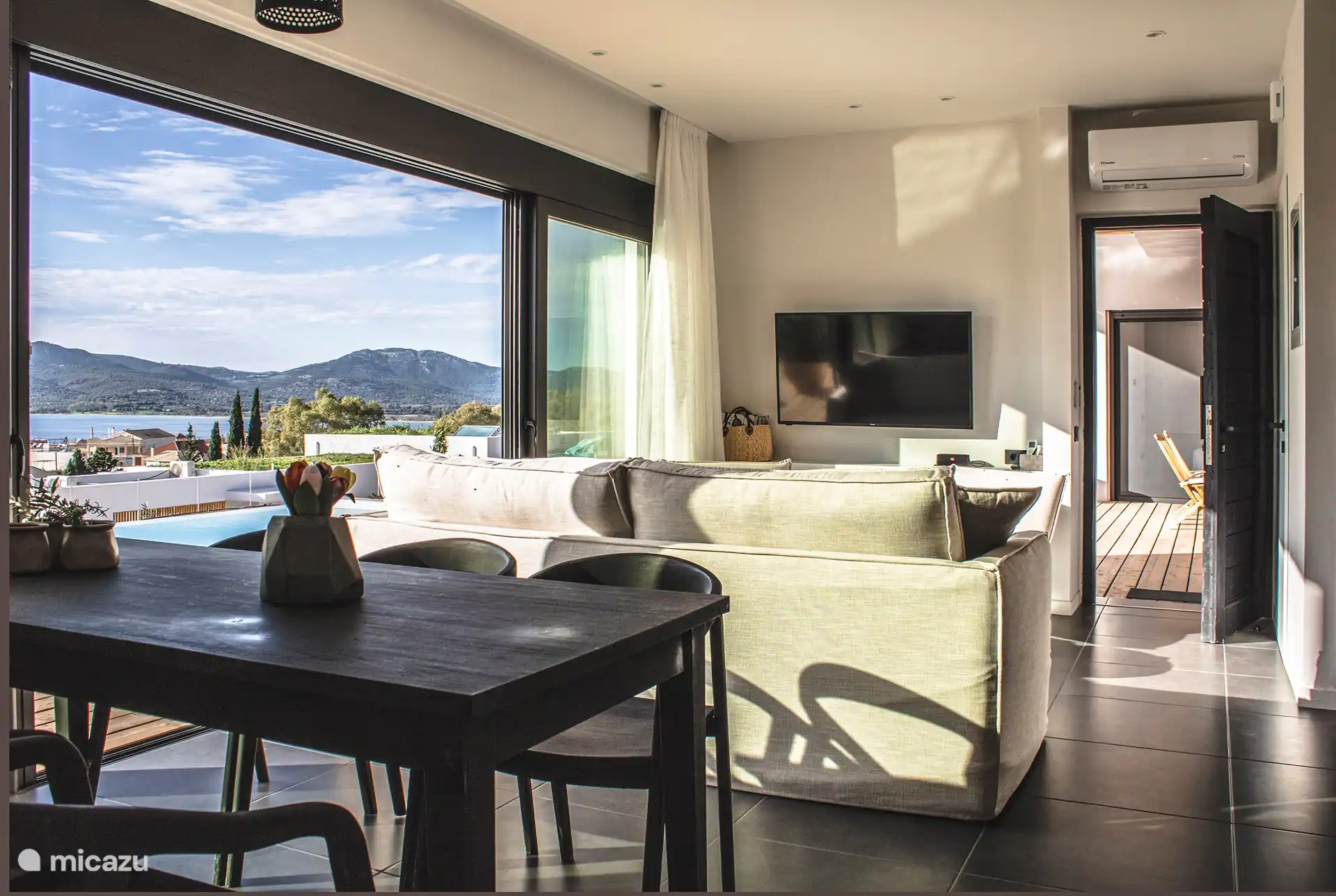 Dining/Living and TV area