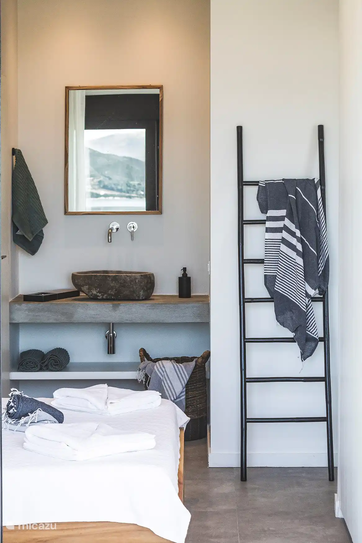 Hoofdslaapkamer Wasruimte