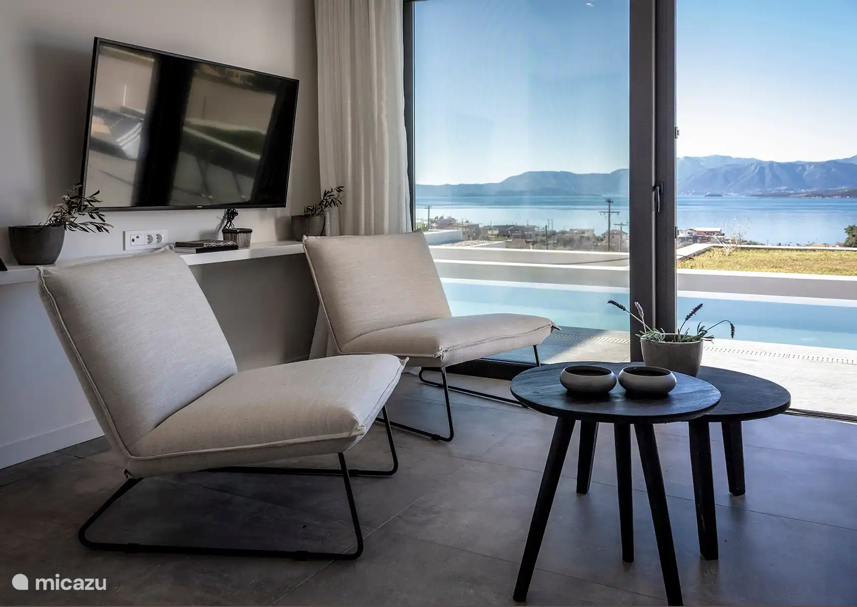 Lounge- en tv-ruimte