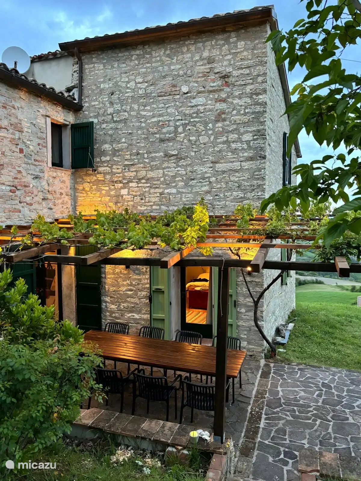 Die Terrasse neben der Küche