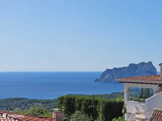 Villa Amare Top propriété | Espagne, Costa Blanca, Benissa - villa vue depuis la terrasse ensoleillée sur le célèbre rocher Ifach de Calpe