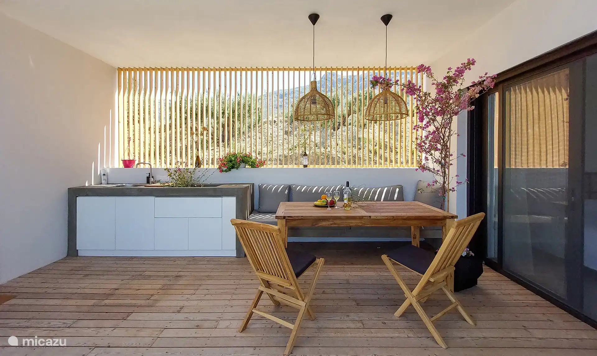 Esstisch aus Teakholz 