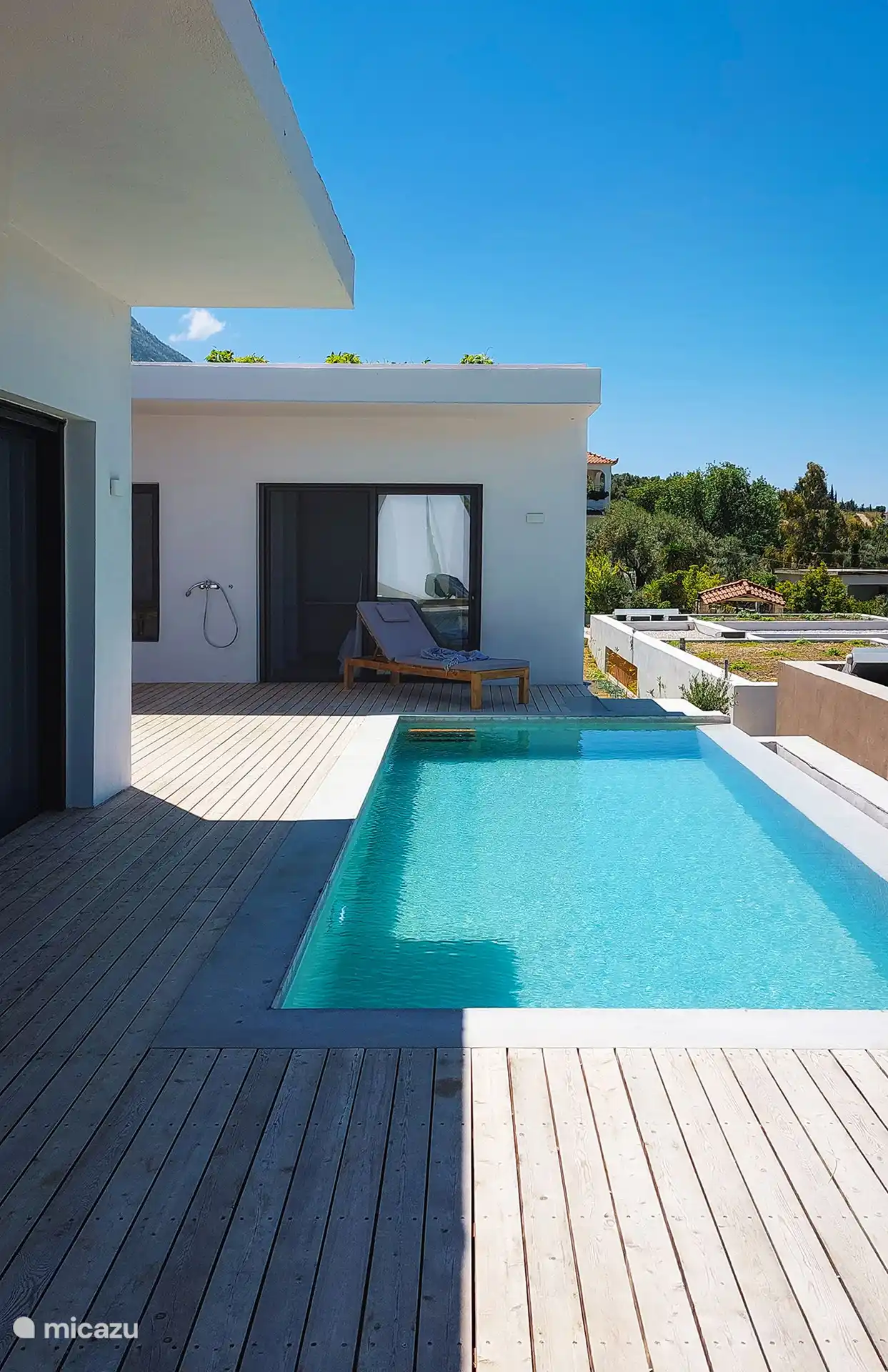 Blick auf die Terrasse/den Pool