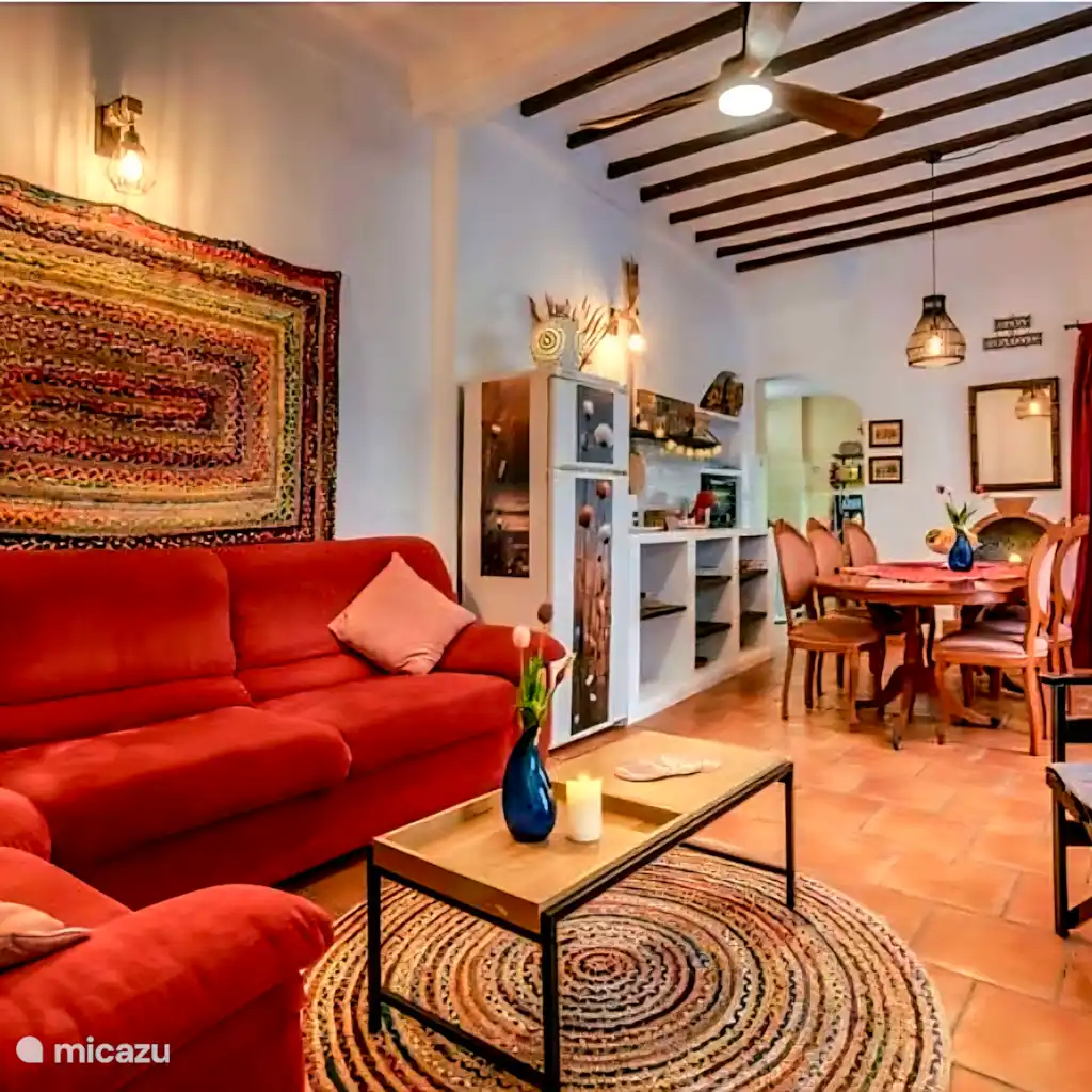 Casa Amarilla