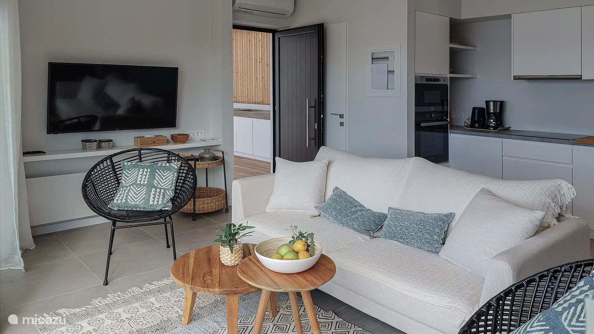 Eingang und TV-Bereich