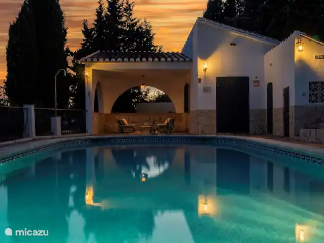 Villa las Flores Apartamento en España, Andalucía, Cómpeta - apartamento descansando