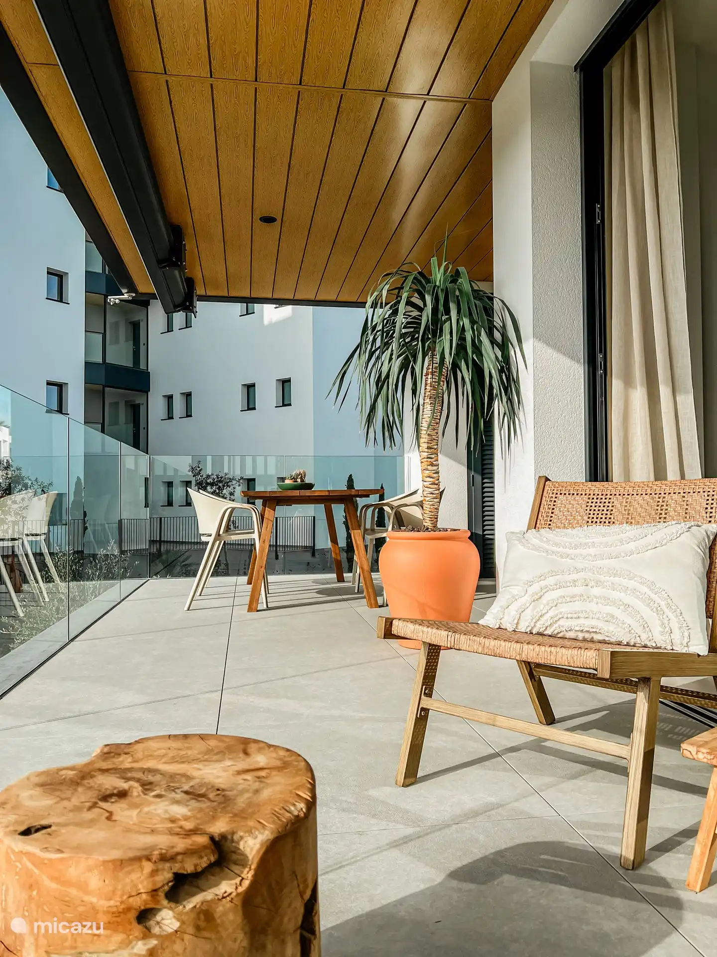 Unser schöner, geräumiger Balkon. 