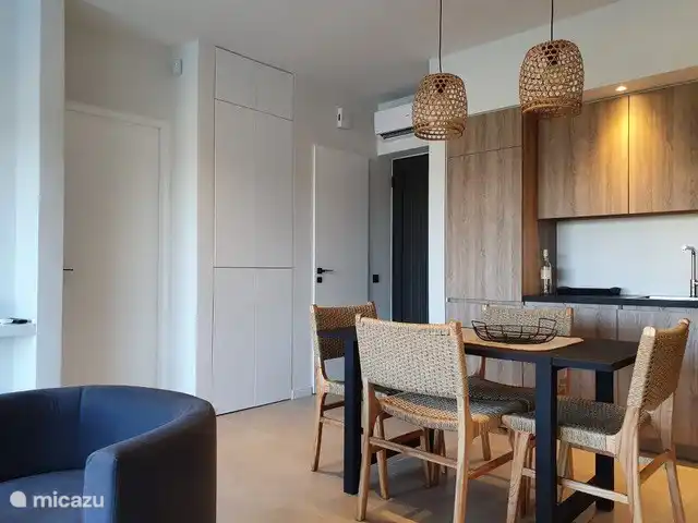 Eingangs- und Essbereich