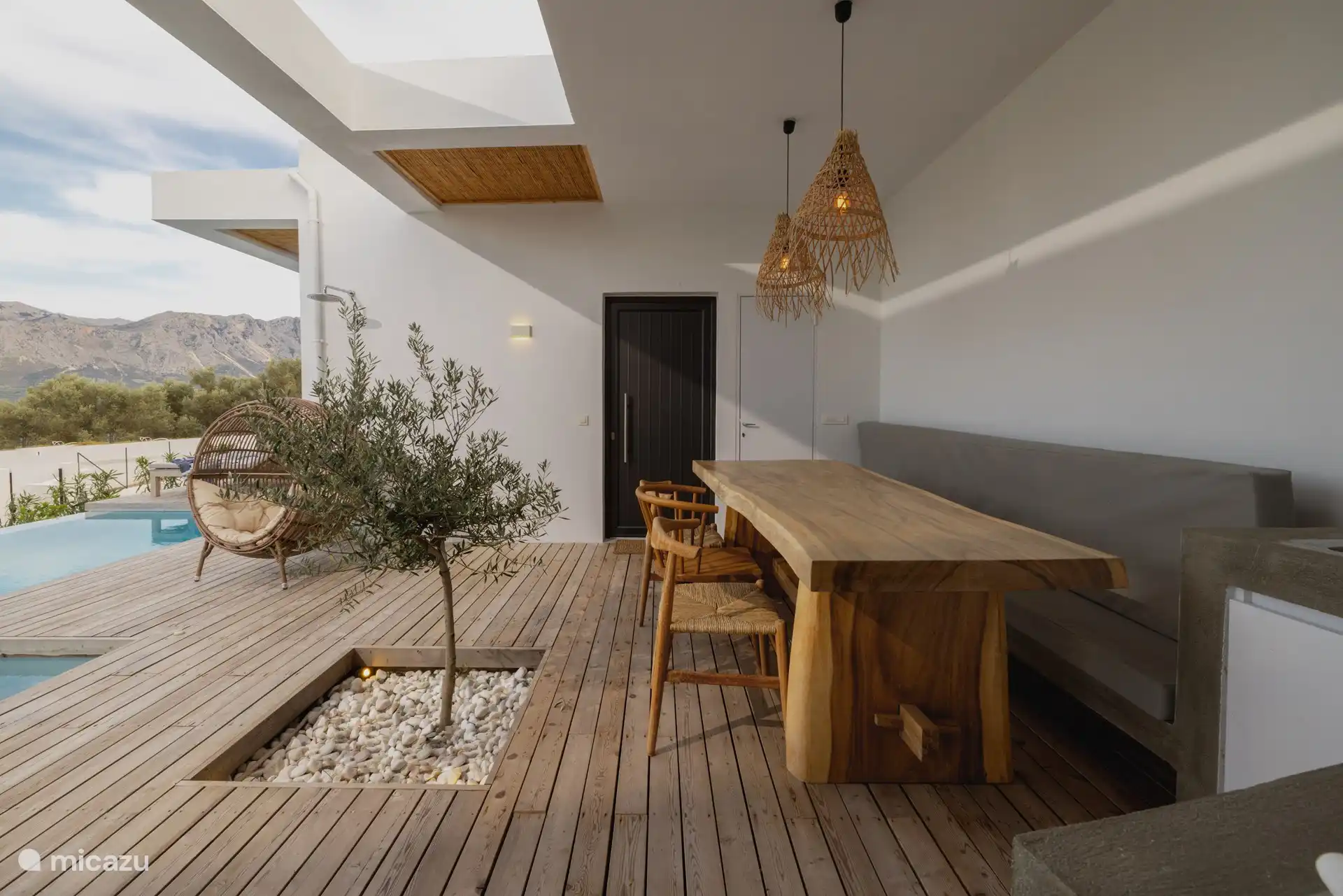 Überdachter externer Essbereich