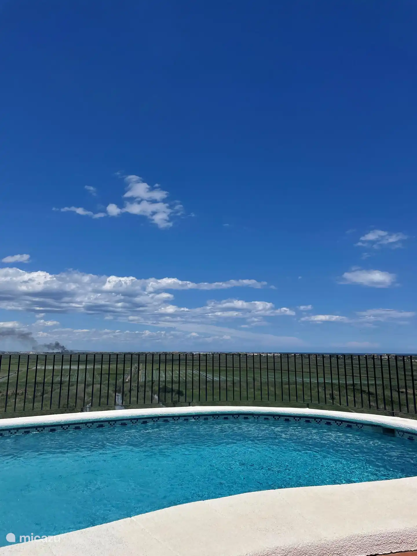 Vue imprenable depuis la terrasse sur les rizières de La Marjal