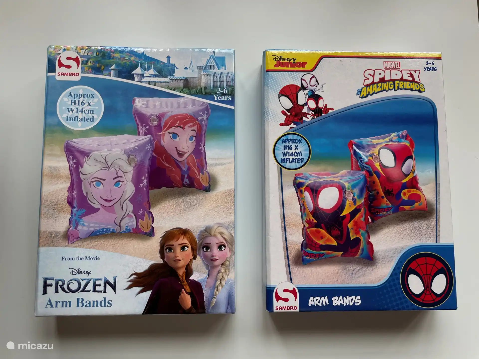 Des brassards pour filles/garçons sont disponibles