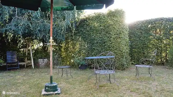 Eigene Terrasse im Garten