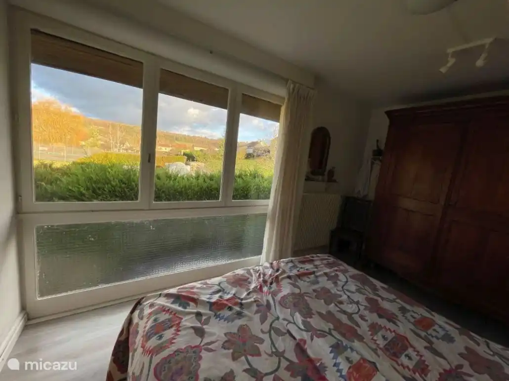 Schlafzimmer 3 mit Aussicht + Stauraum