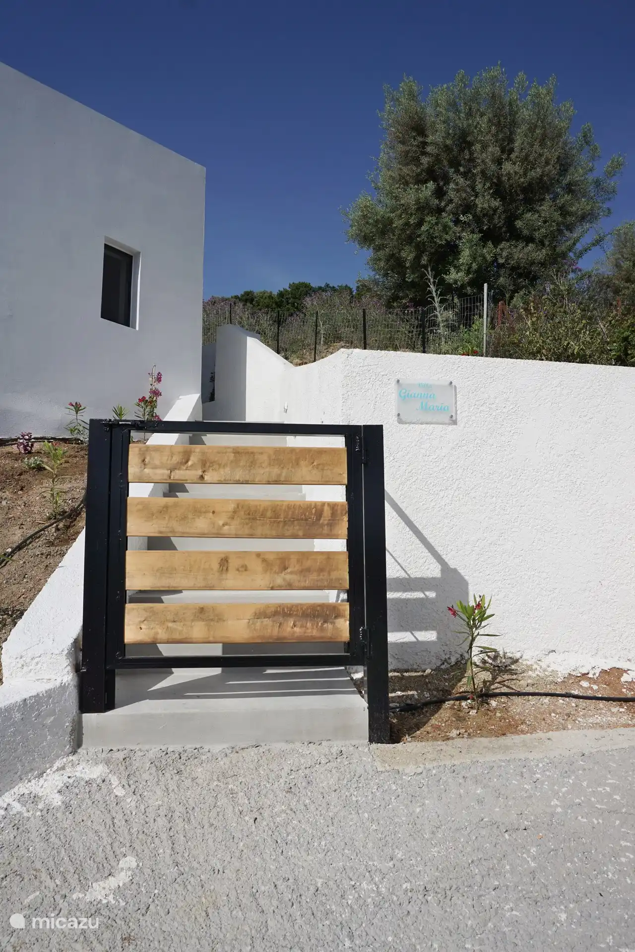 Haupteingang der Villa 