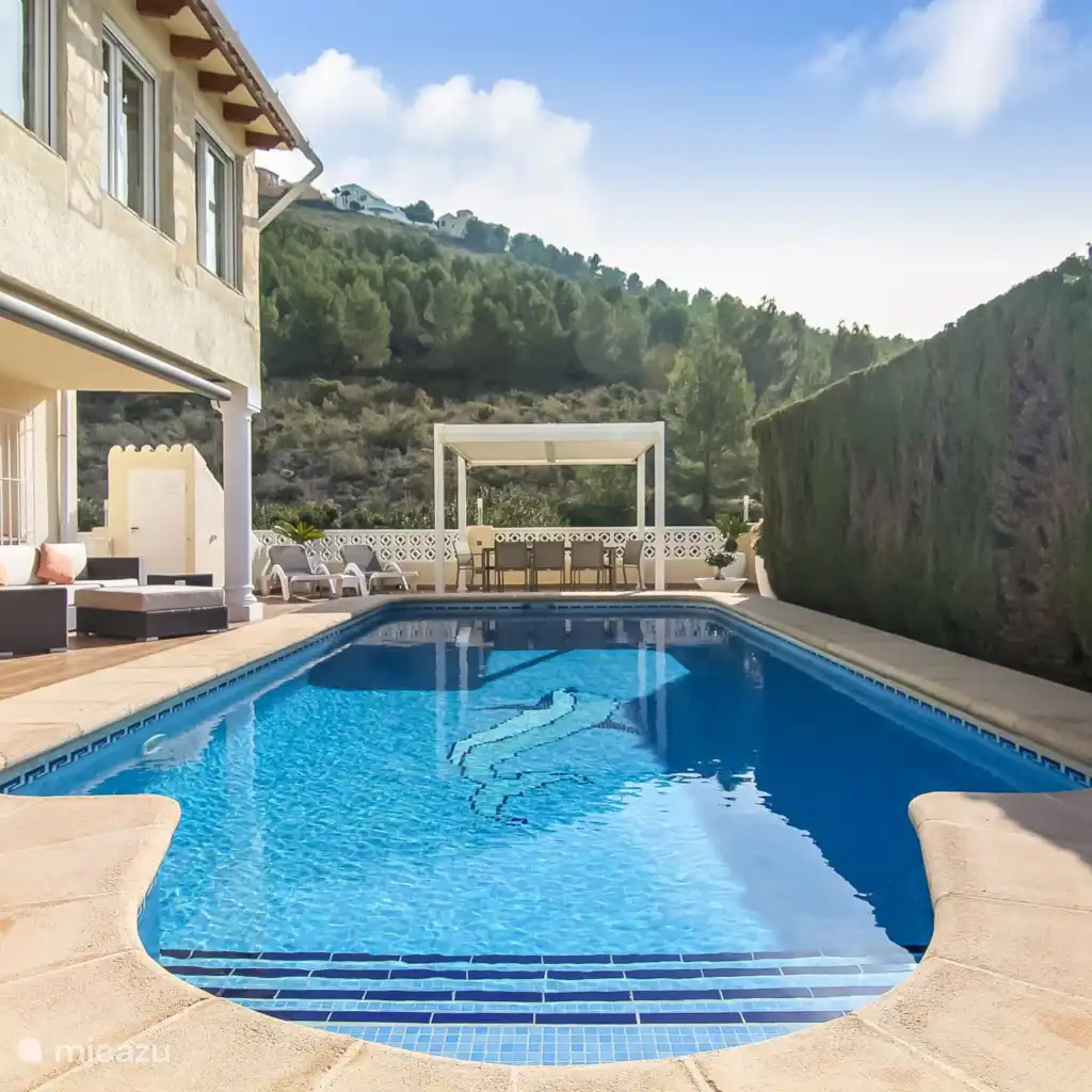 Villa Alzhara