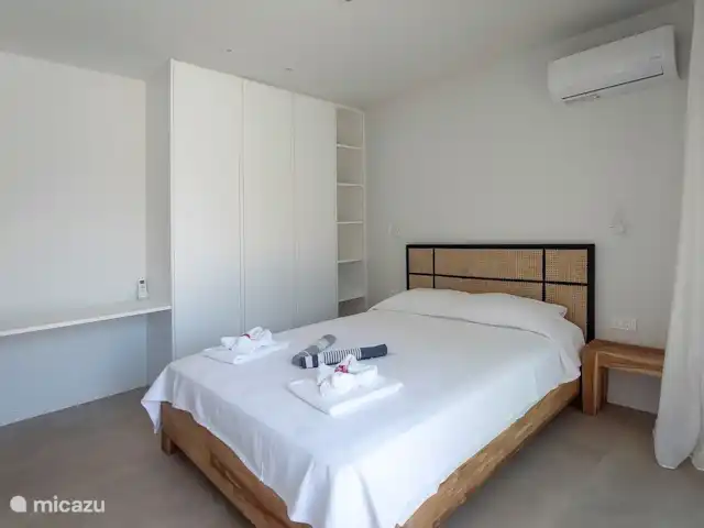 Villa Nea Gi en Grecia, Gracia Central, Pogonia - villa Dormitorio principal con armario