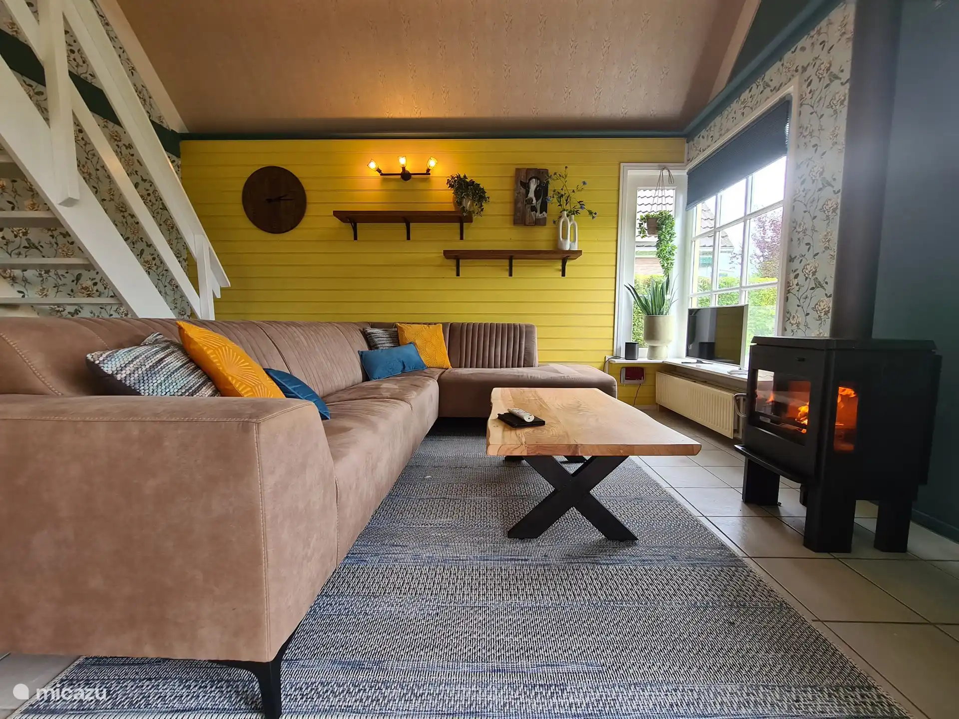 Entspannen Sie sich und genießen Sie das Feuer im Ofen.