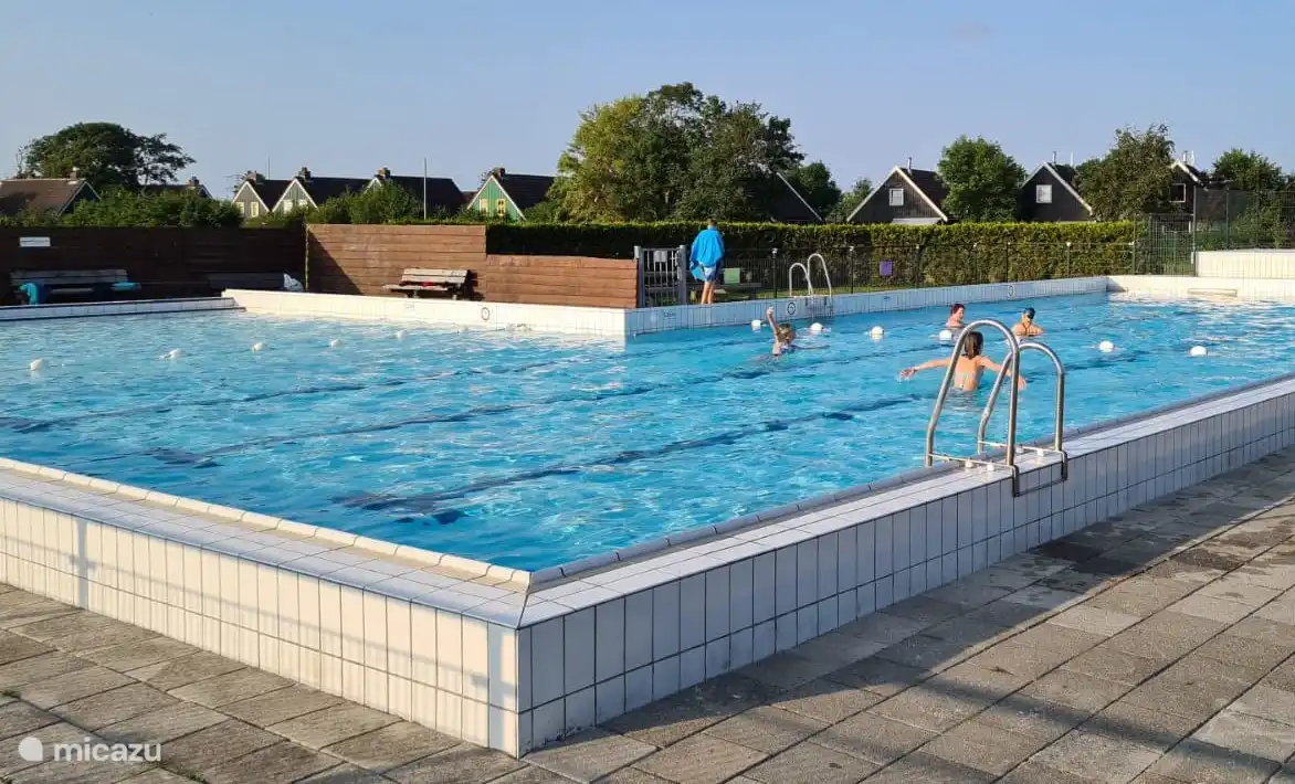 Saisonaler Außenpool, kostenlos für unsere Gäste.