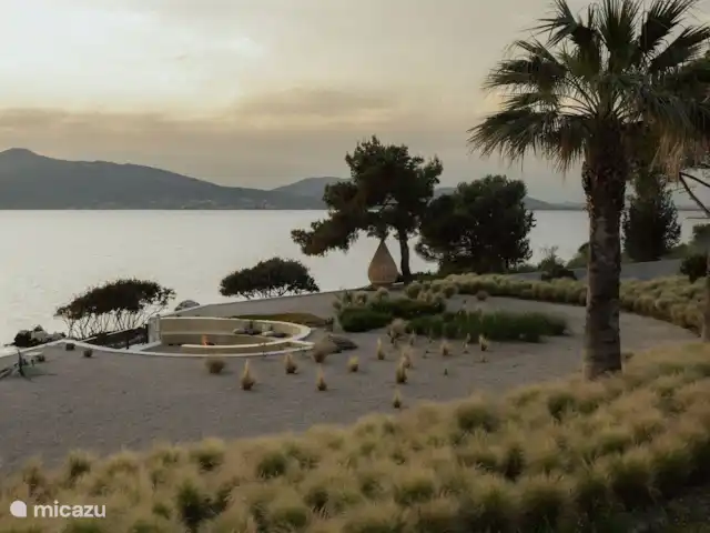 Ambiance Ionienne | Grèce, Grèce centrale, Paleros - villa Sièges en bord de mer