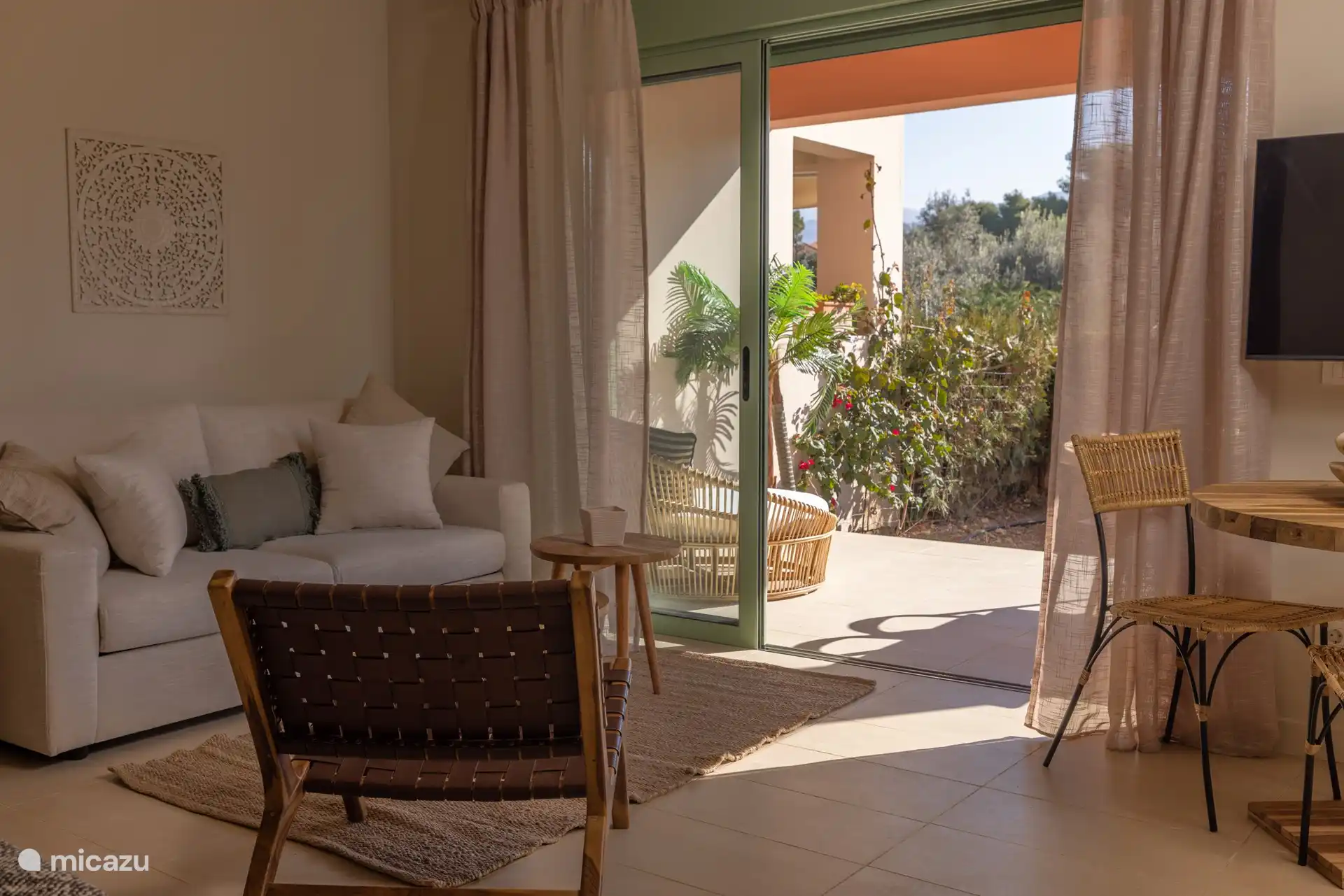 Woongedeelte en glazen deuren 